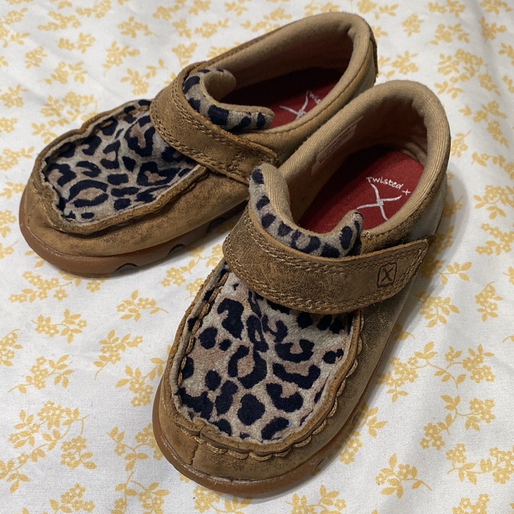 Toddler size 7 Twisted X shoes